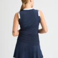 De Abby Sleeveless Top is gemaakt van gerecycled polyester en soepel elastaan met sneldrogende en vochtafvoerende eigenschappen en beschermingsfactor UPF 40+. Ontworpen voor een normale pasvorm en biedt zowel comfort als functionaliteit.