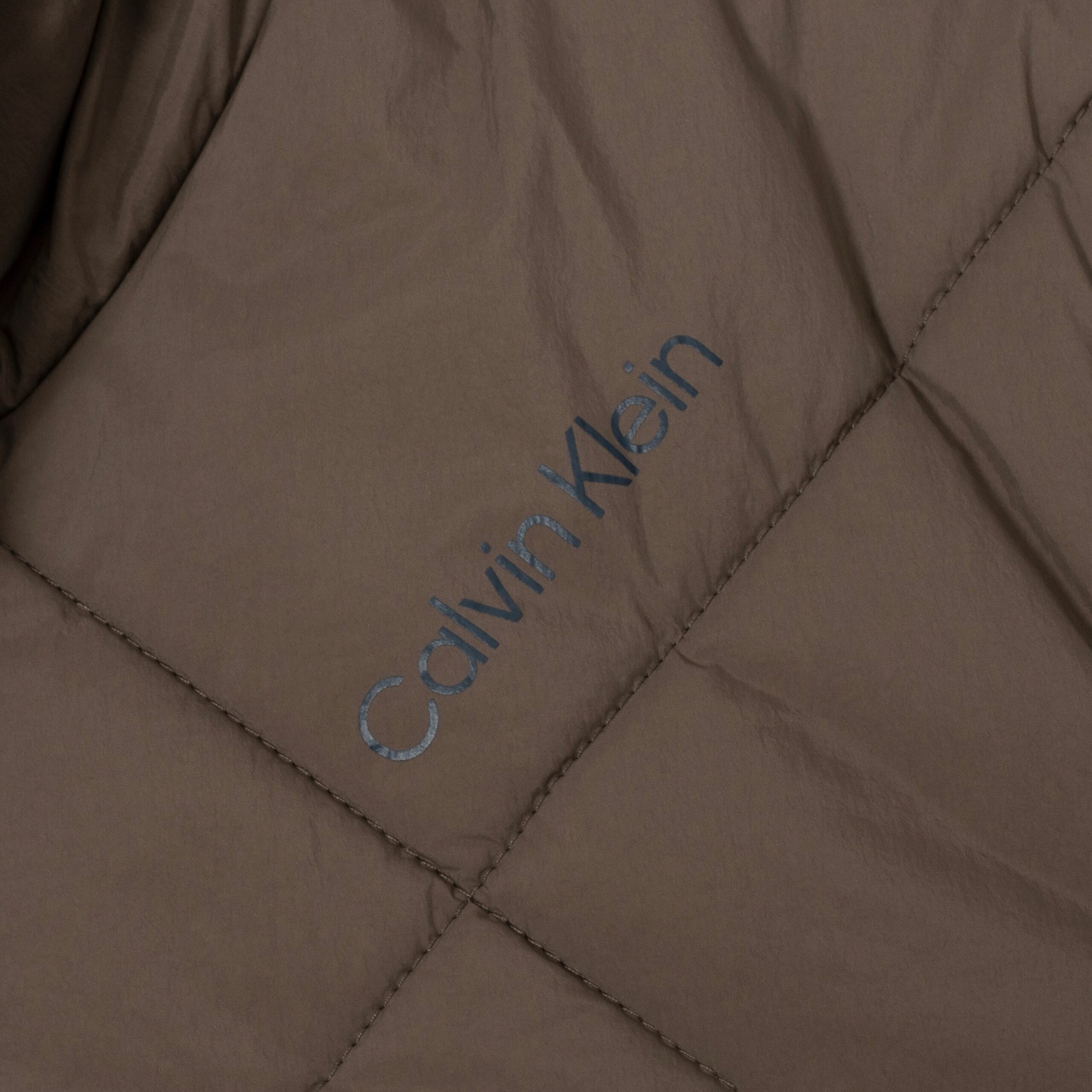 Calvin Klein Icyln Puffer Jacket Dames Cedar Brown – Warme Golf Winterjas - Afbeelding 4